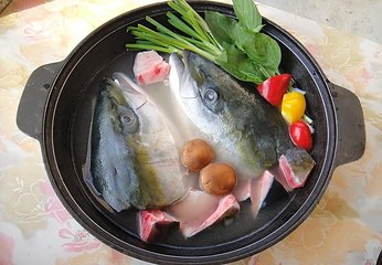  【成都火鍋培訓(xùn)】四川魚頭火鍋秘制香料、湯底